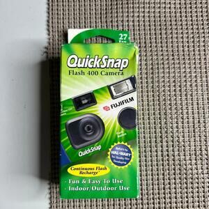 Fujifilm QuickSnap Flash 400 Disposable Camera 27 Exp New Old Stock Boxed